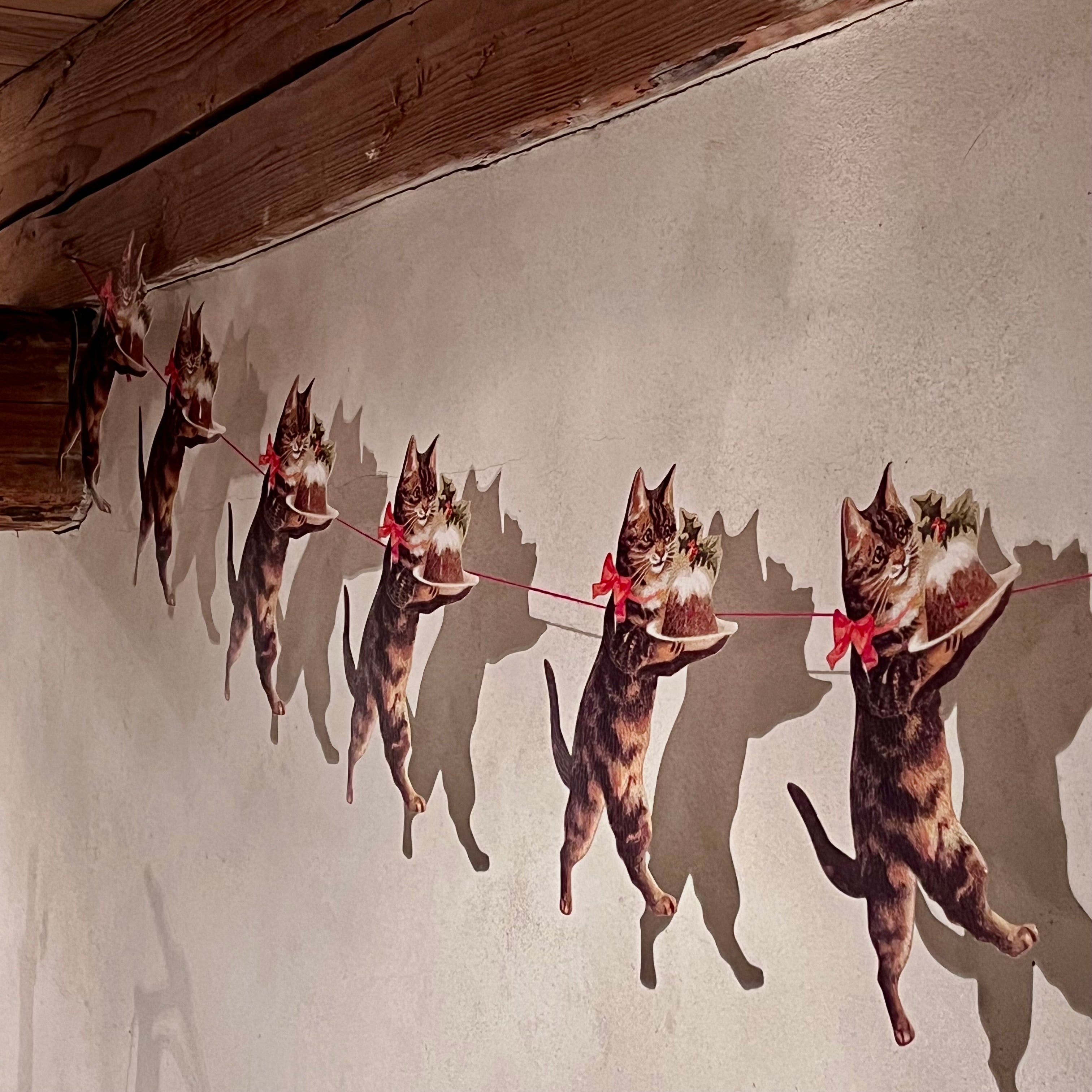 Gammaldags julgirlang katt