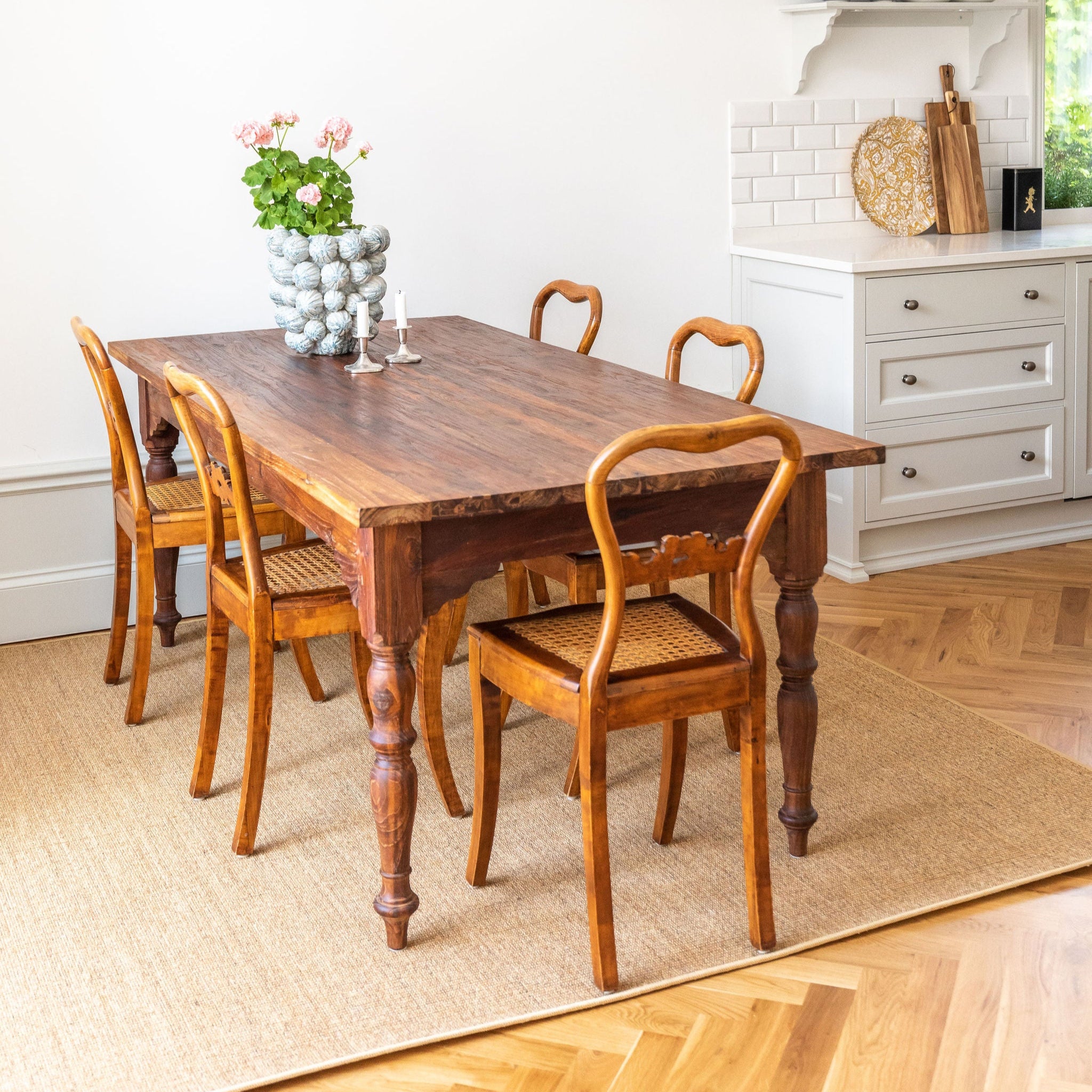 Esstisch gedrehte Beine Elin