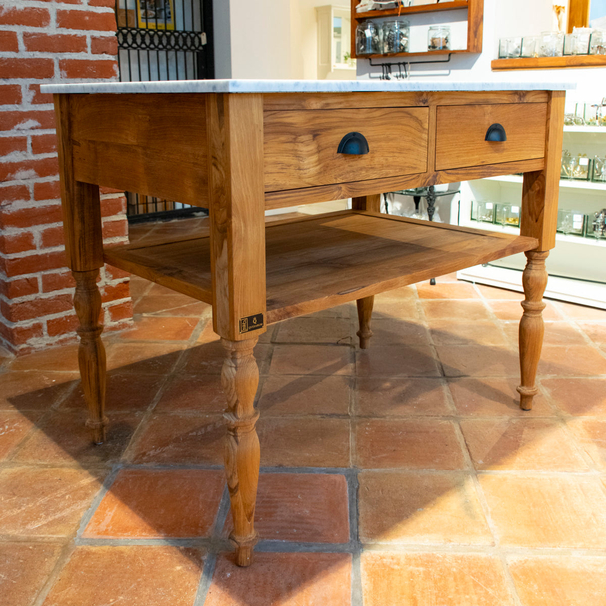 Kücheninsel Edith aus Teak mit Marmorplatte