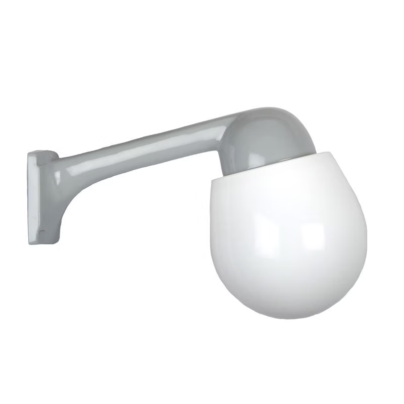 Funkis Plan 80 Grå är en elegant vägglampa i aluminium med en päronformad opal glaskupa