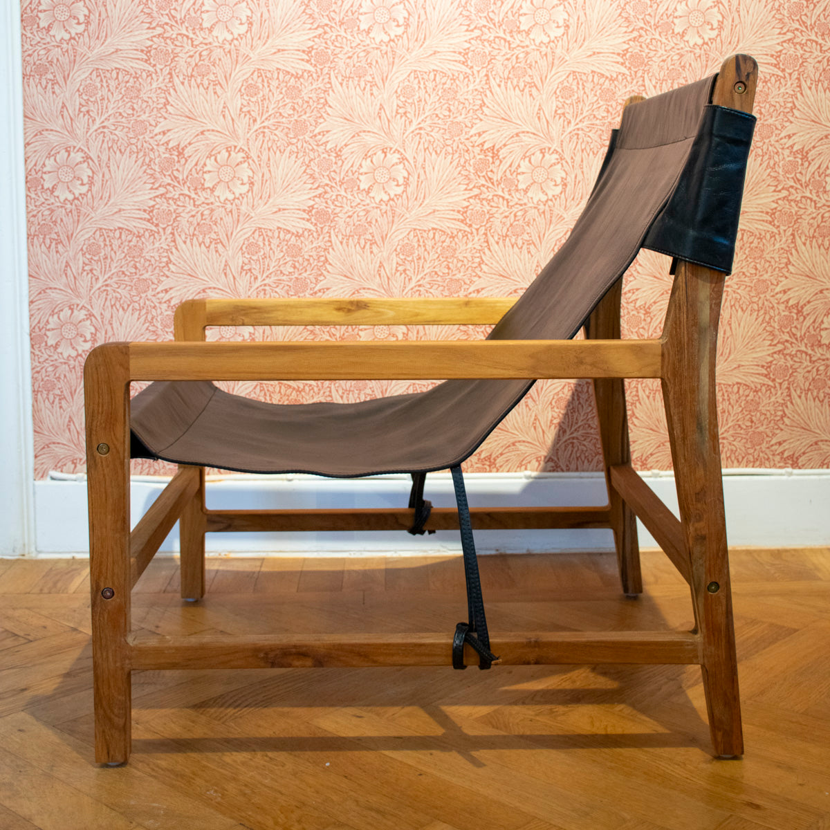 Sessel Jessie aus Teakholz und schwarzem Leder