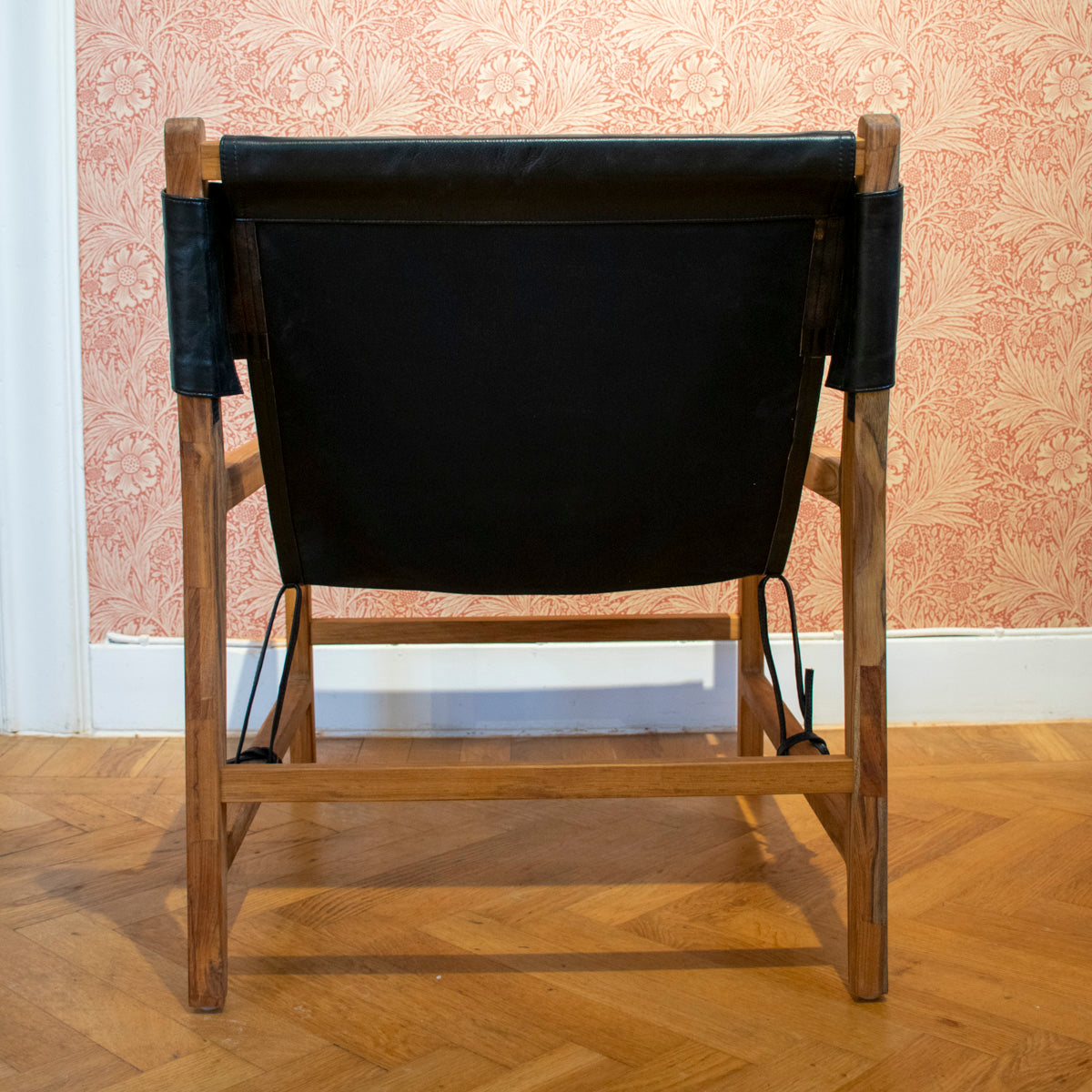 Sessel Jessie aus Teakholz und schwarzem Leder