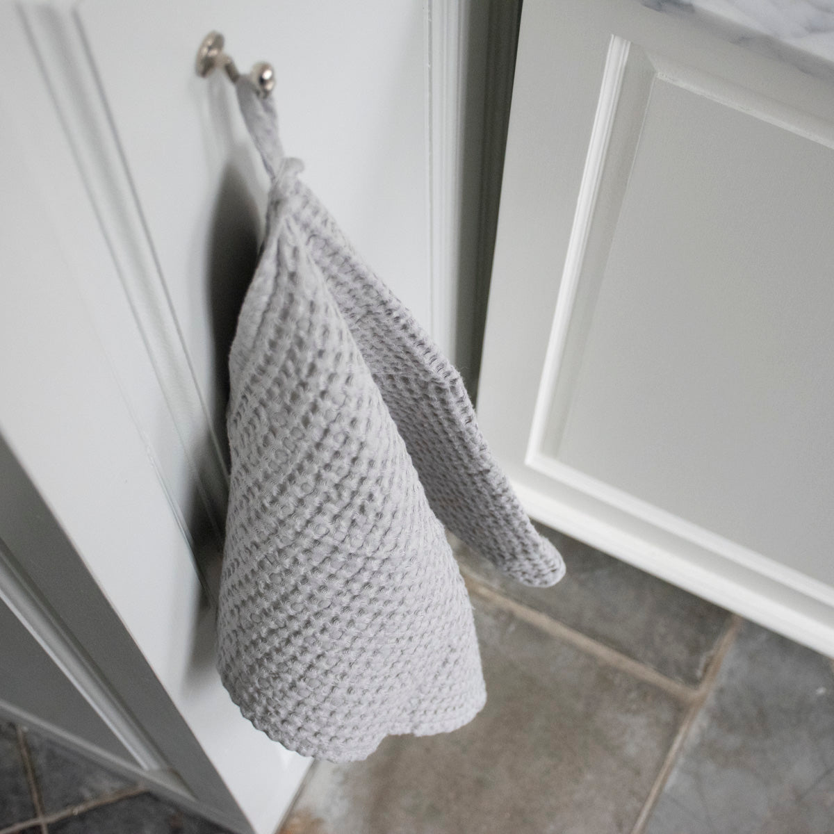 Våfflad handduk Sandhammaren ljusgrå 50x70