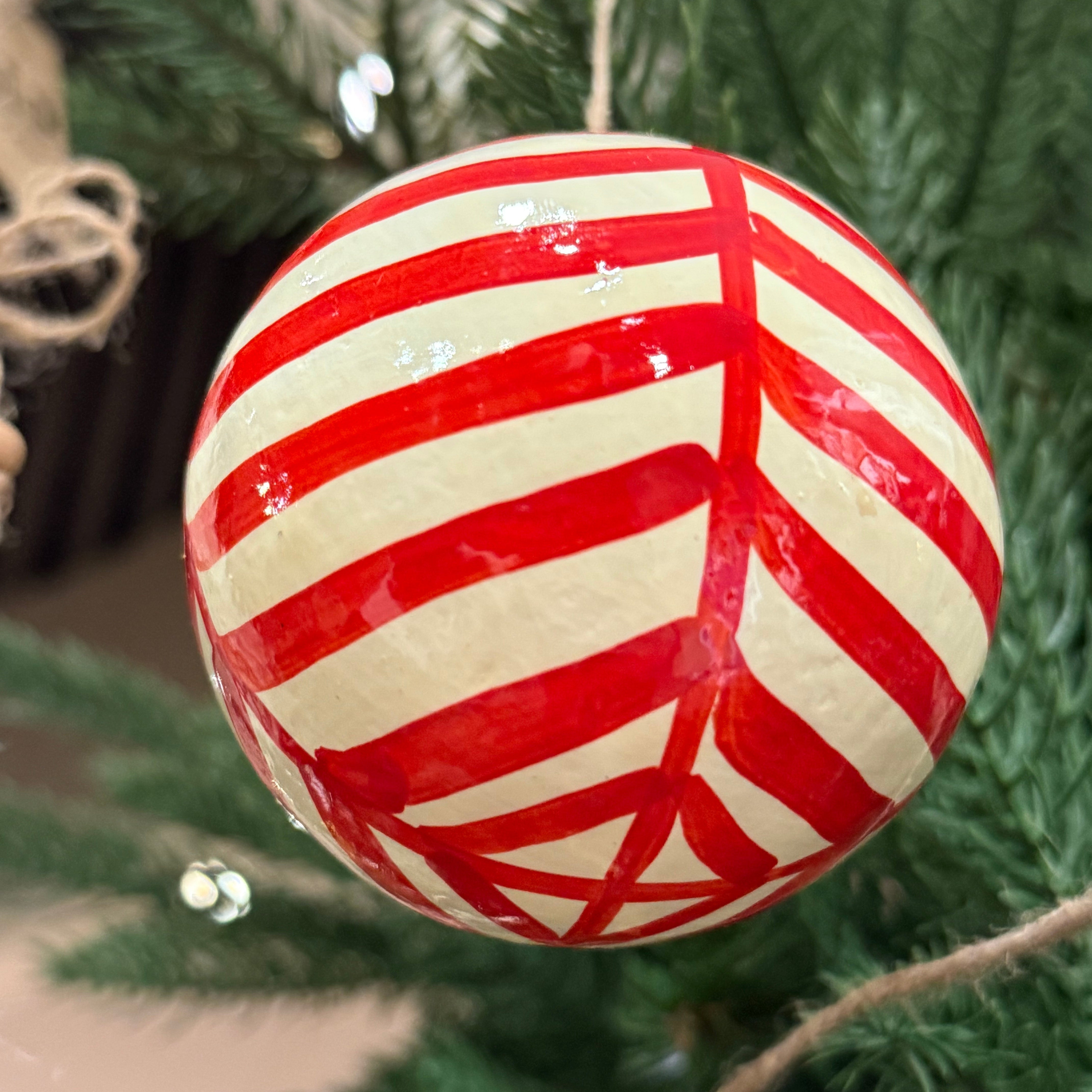 Julgranskula handmålad "Birk red"