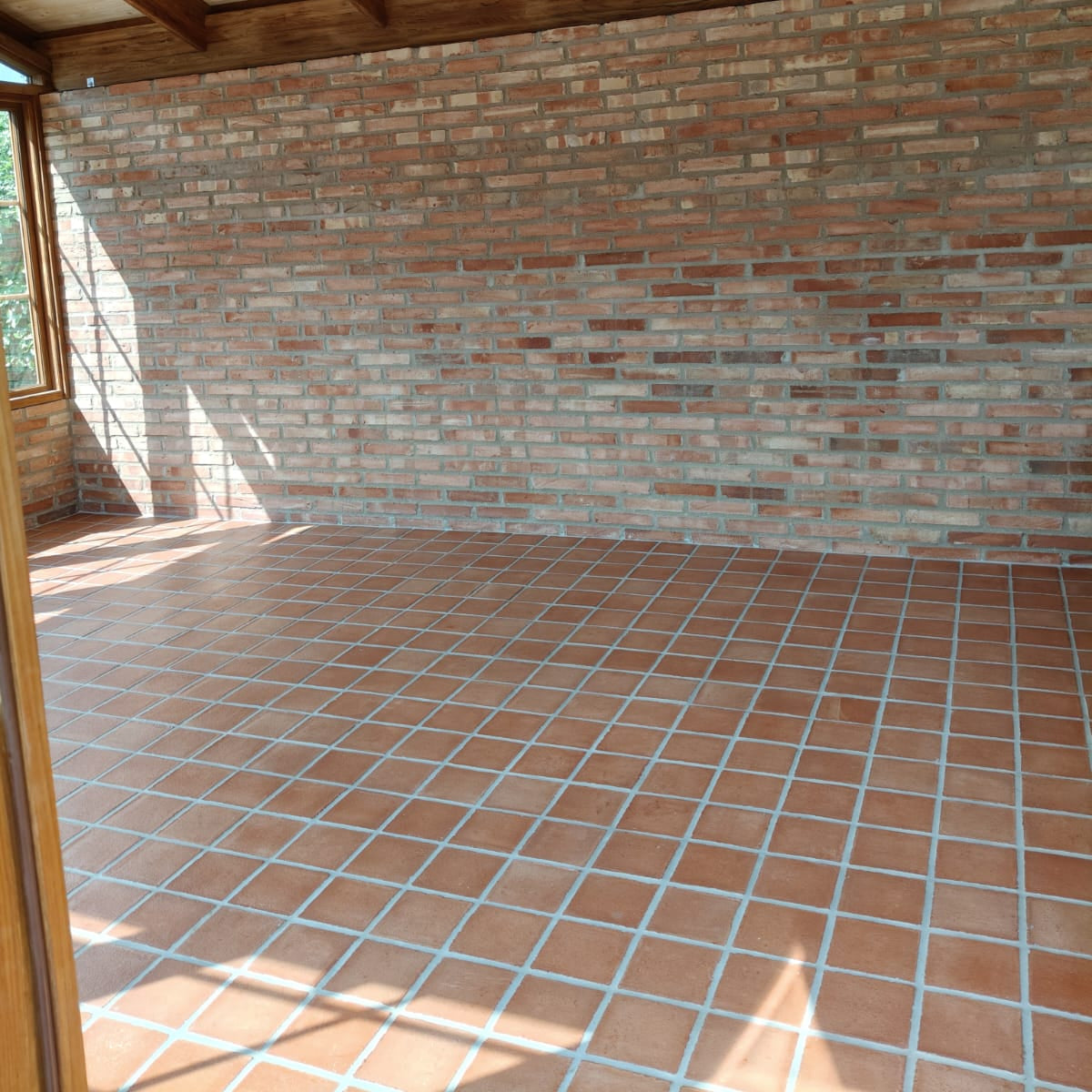 Terrakotta handgeschlagen rot 280 × 280