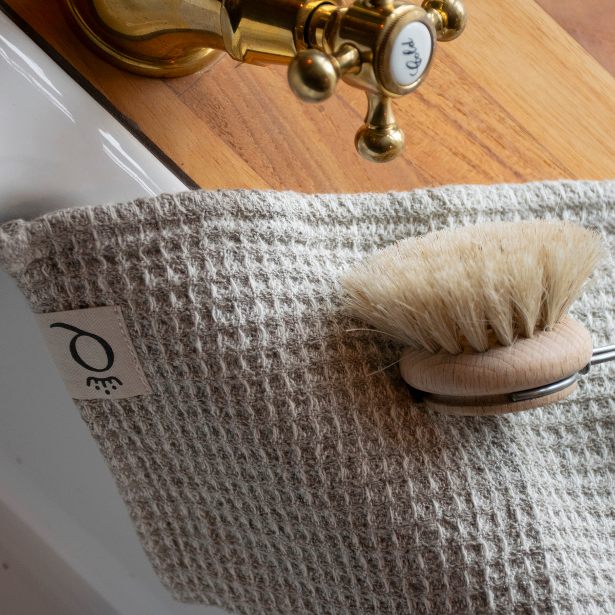 Våfflad disktrasa i linne Qvesarum 26x26 cm