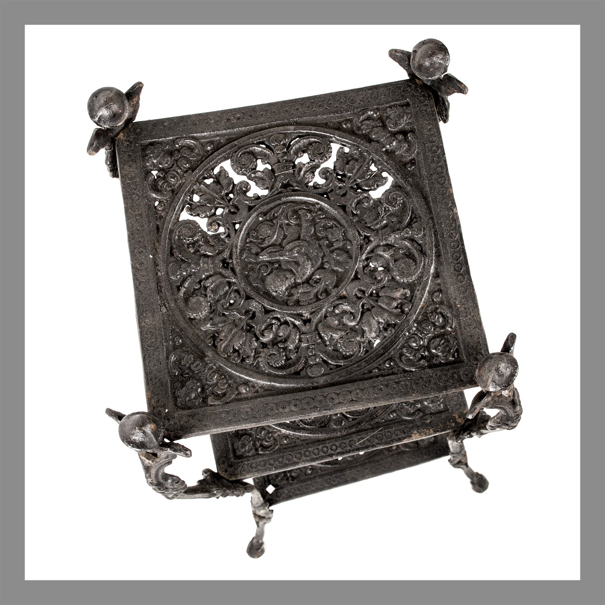 Gusseiserner Tisch Eva