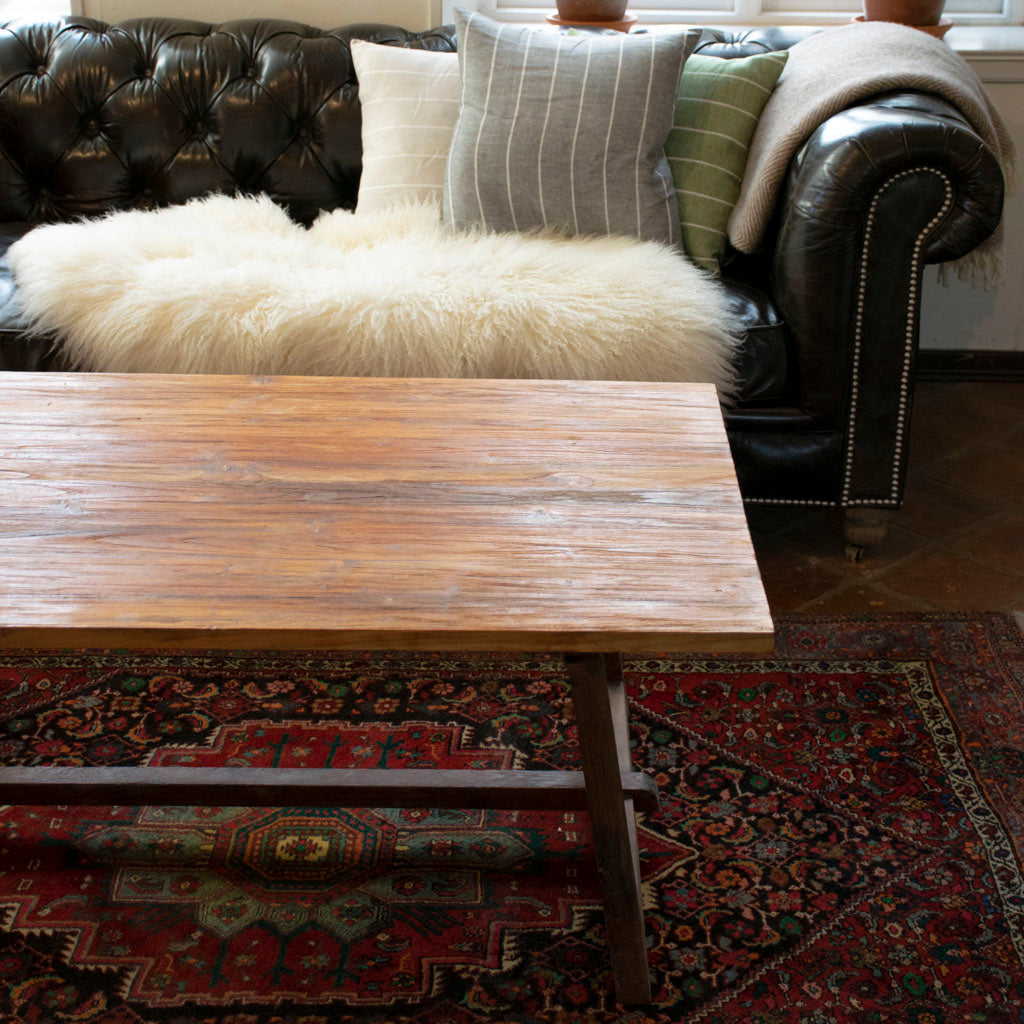 Ingrid Couchtisch aus Teakholz