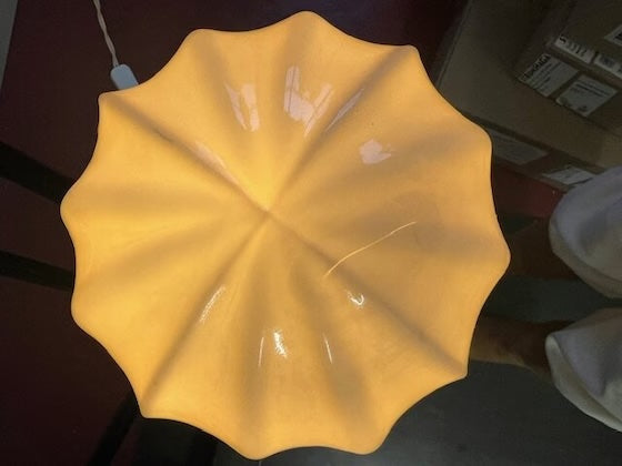 Miljöbild med badrumslampor för tak med led i ett klassiskt badrum