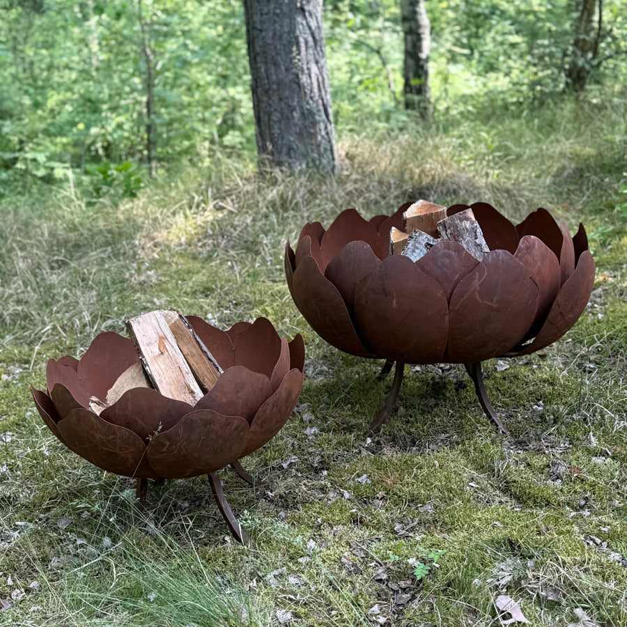 Feuerschale "Bloom" aus rostigem Eisen, mittel