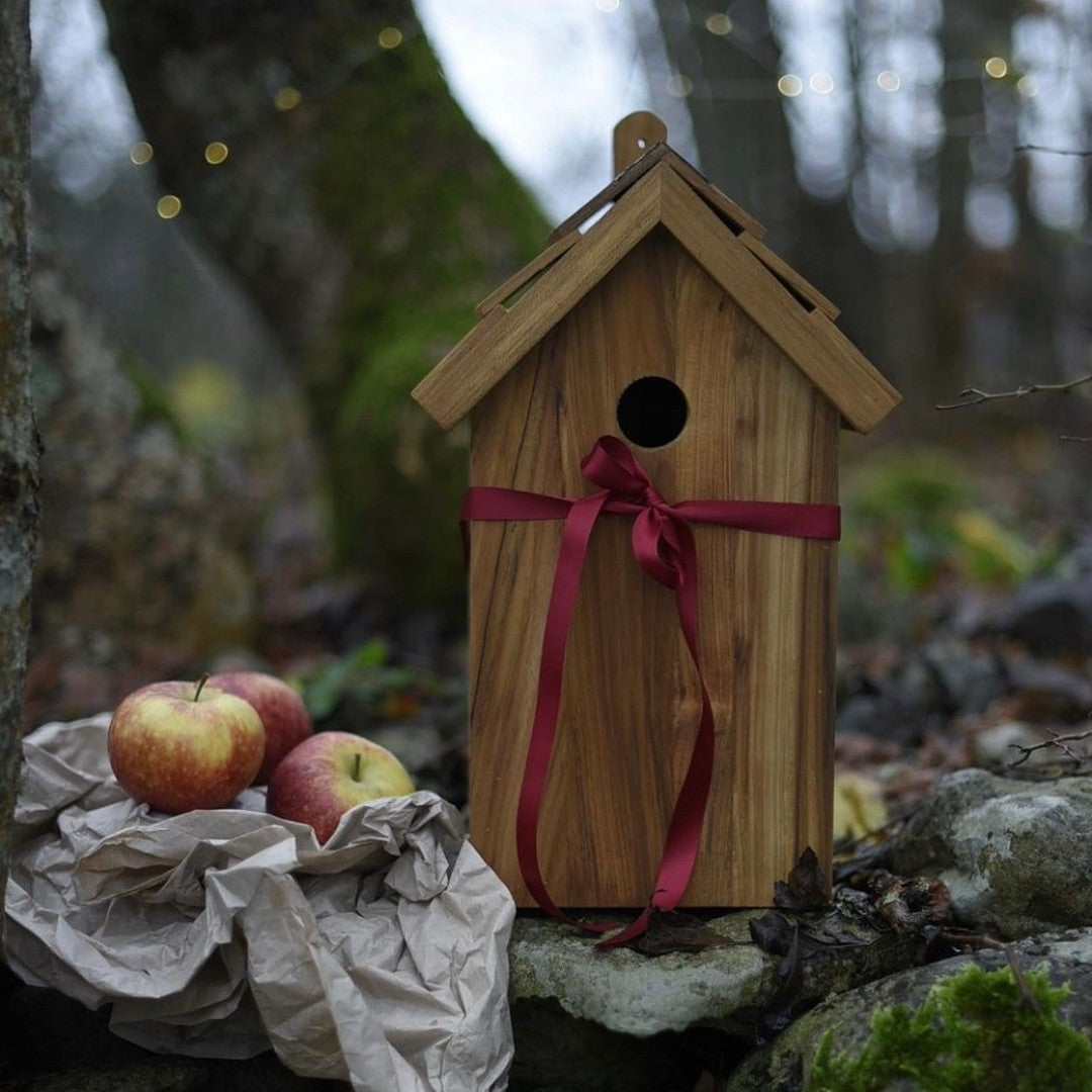 Vogelhaus aus Teakholz ein Loch