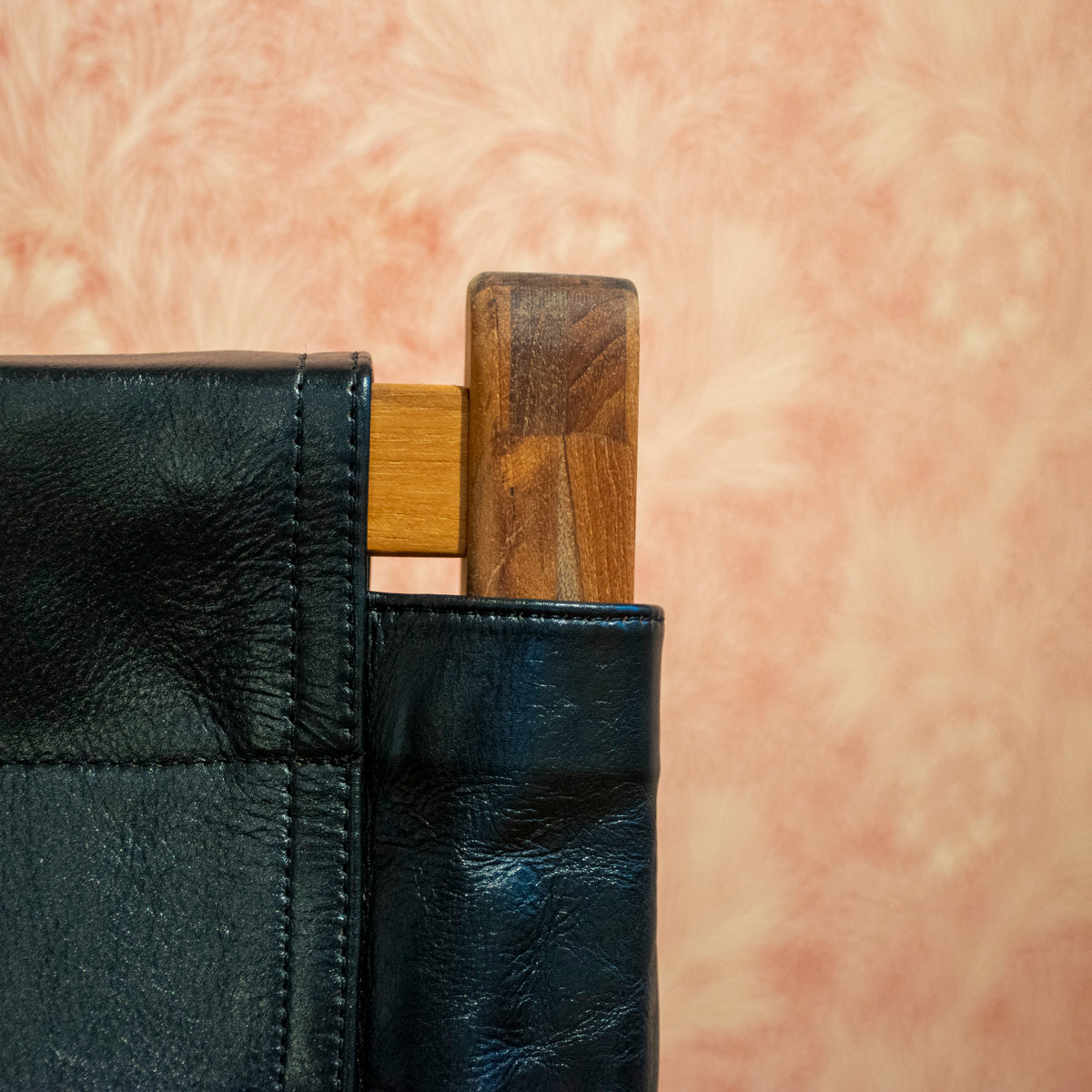 Sessel Jessie aus Teakholz und schwarzem Leder