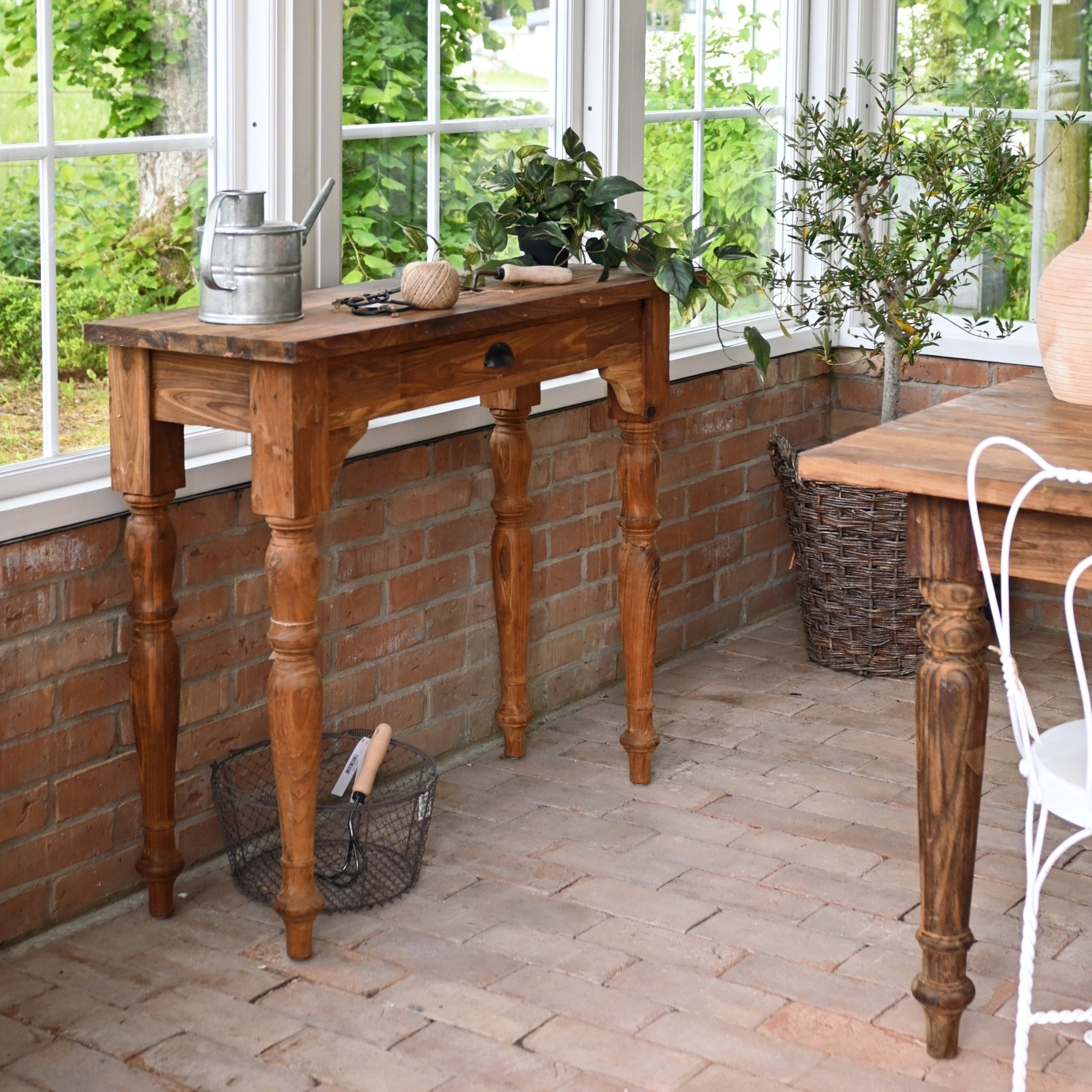 Sideboard Elin mit gedrechselten Beinen vintage