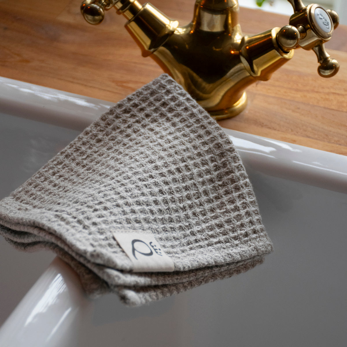 Våfflad disktrasa i linne Qvesarum 26x26 cm