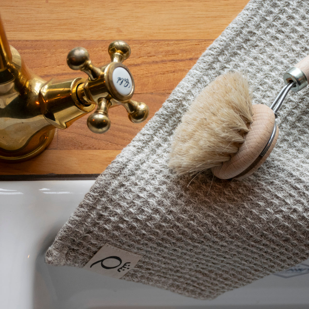 Våfflad disktrasa i linne Qvesarum 26x26 cm