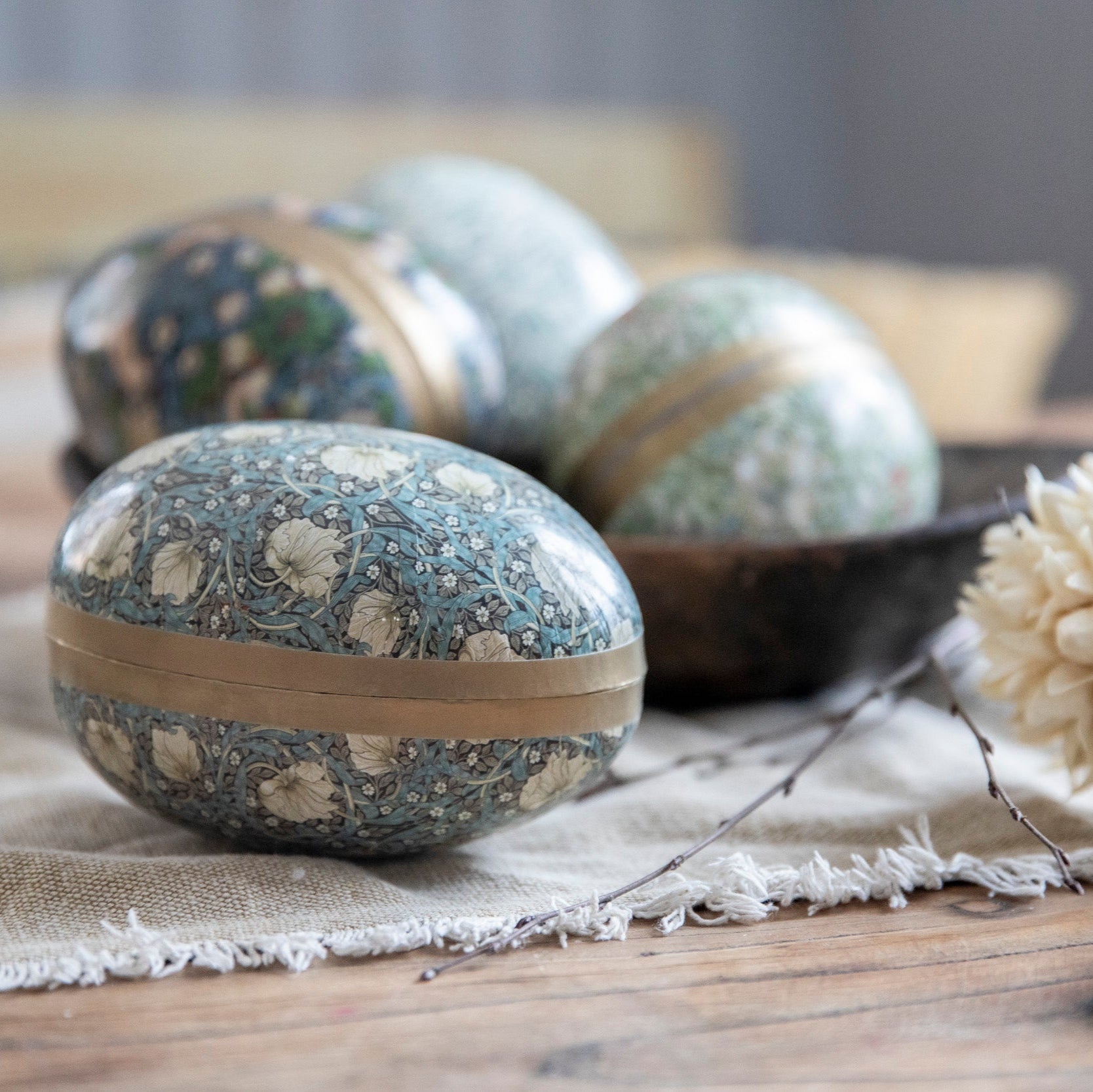 Osterei 15 cm William Morris Golden Lily