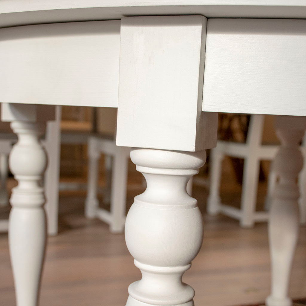 Stina runder Esstisch